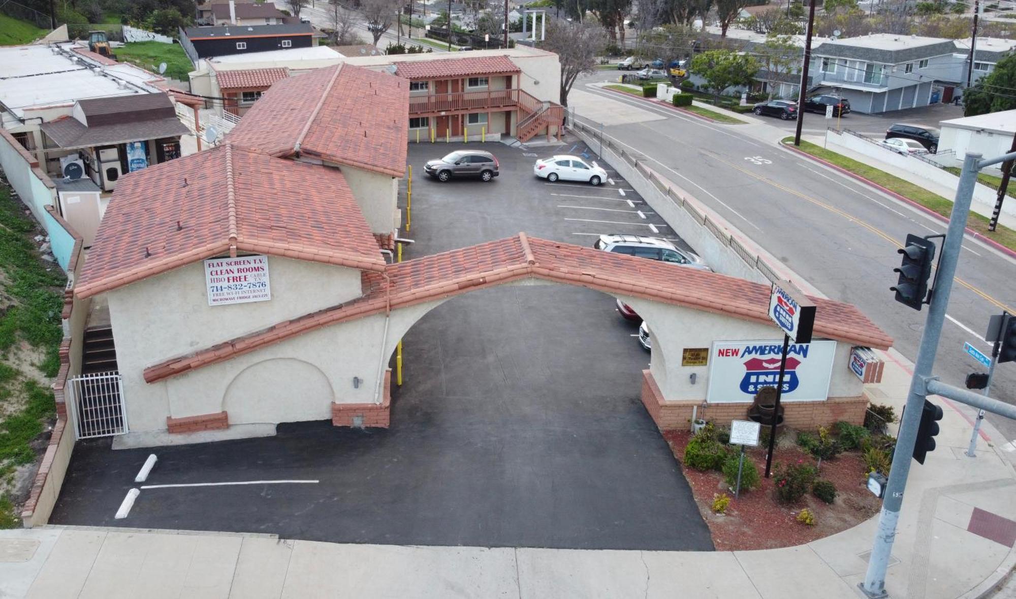 Motel New American & Orange